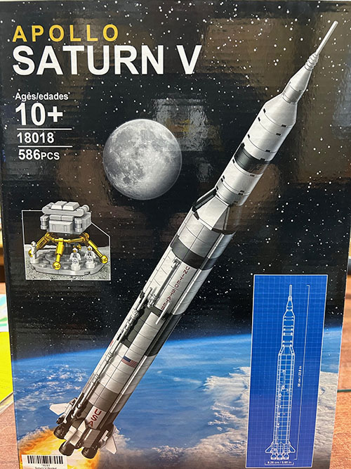 Apollo Saturn V model